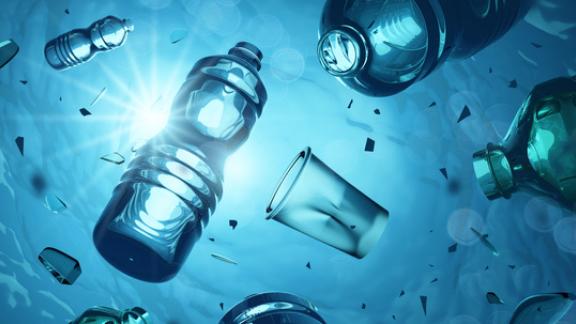 Arriva la plastica che si dissolve in acqua in pochissimi minuti