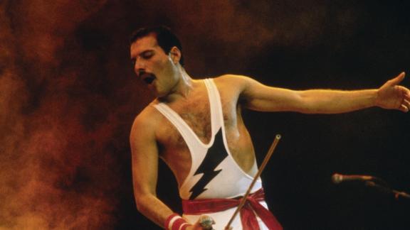 27 novembre: l'ultimo addio a Freddie Mercury