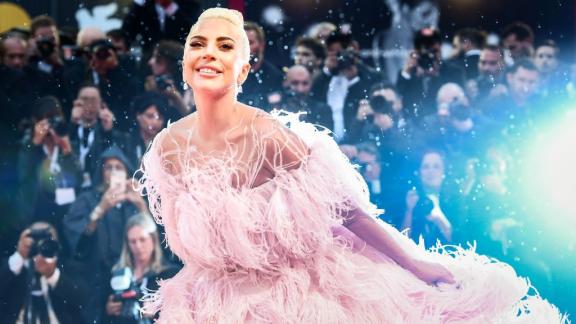 Lady GaGa  ci regala il messaggio più forte per l'insediamento di Biden