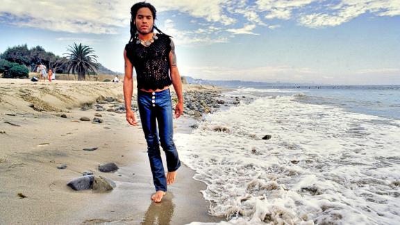 Lenny Kravitz  e quel suo irresistibile invito all'amore