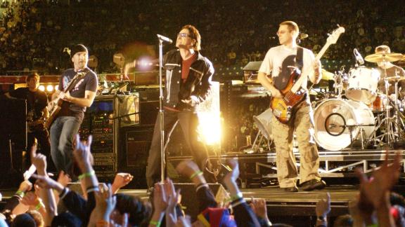 Gli U2 realizzano una nuova versione di Sunday Bloody Sunday