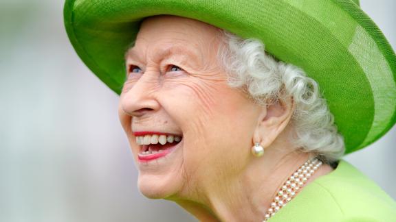 Adesso la Regina Elisabetta ha un grande desiderio: vedere la piccola Lilibet Diana