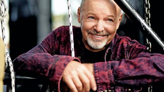 Vasco Rossi festeggia con amore i 91 anni della mamma 
