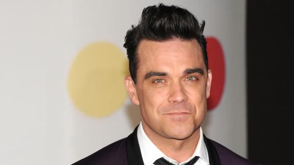 Robbie Williams espone i suoi quadri