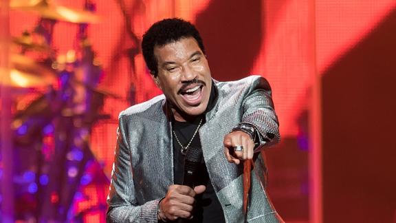 Novembre 1983: Lionel Richie primo in classifica