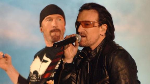 U2: chi è Bram van den Berg, che rimpiazzerà Larry Mullen