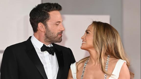 Jennifer Lopez e Ben Affleck festeggiano l'anniversario di matrimonio