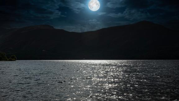 Arriva la Luna del Lupo