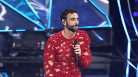 Marco Mengoni: il bellissimo omaggio ad Anna Marchesini. I video