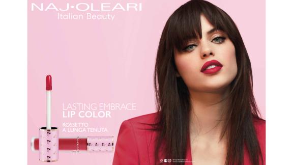Naj Oleari Italian Beauty presenta “Lasting Embrace Lip Color”: provalo subito (anche on line!)