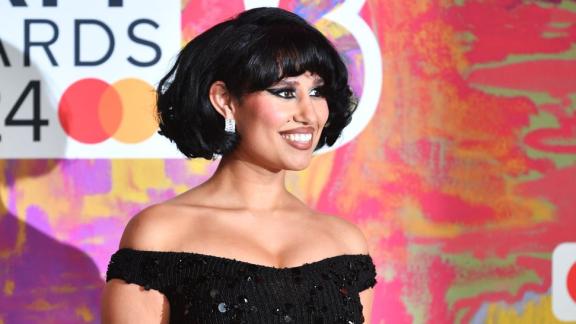 Raye trionfa ai Brit Award