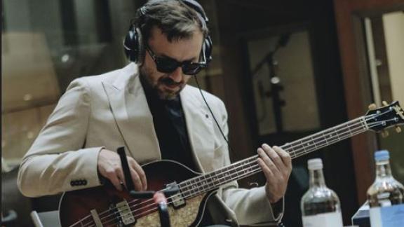 Cesare Cremonini nello studio di Mark Knopfler