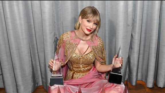 Taylor Swift è entrata entrata nel club dei miliardari