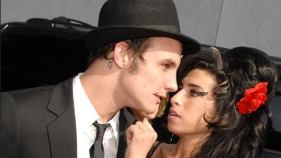 Amy Winehouse: ecco come  ha reagito l'ex marito dopo essersi visto nel film dedicato all'artista. Il video