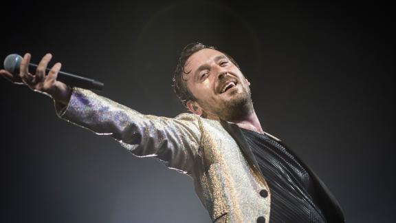 Cesare Cremonini in studio: le foto più belle