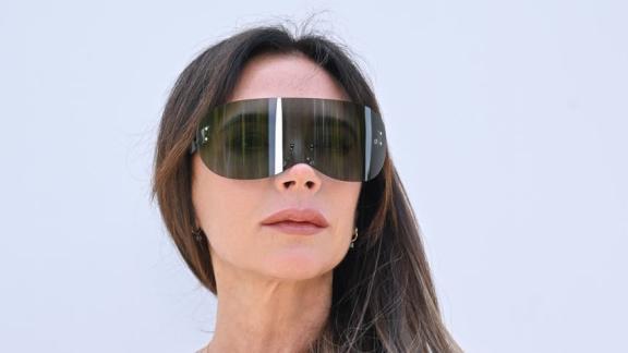 Victoria Beckham festeggia i 50 anni con bellissime frasi