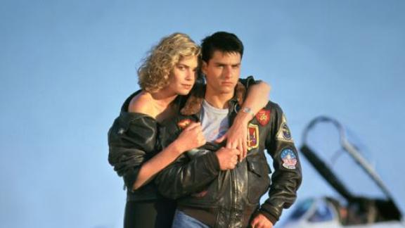 Tom Cruise festeggia l'anniversario di Top Gun: le foto