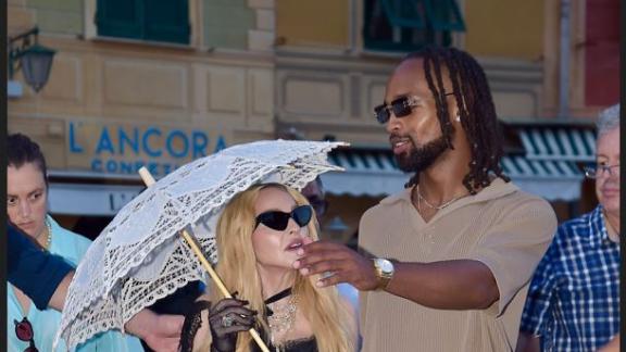 Madonna a Roma, tra spritz e arte: tutte le foto