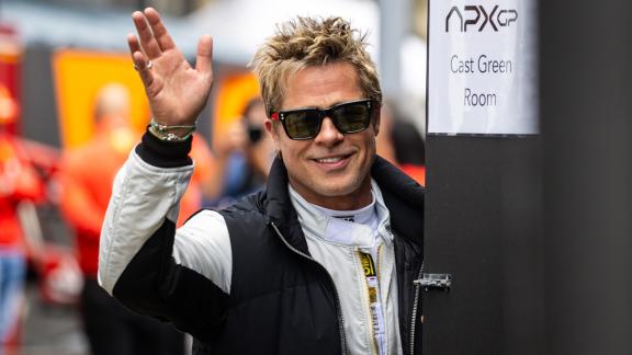 Brad Pitt alla guida di una vettura di Formula 1 in Messico