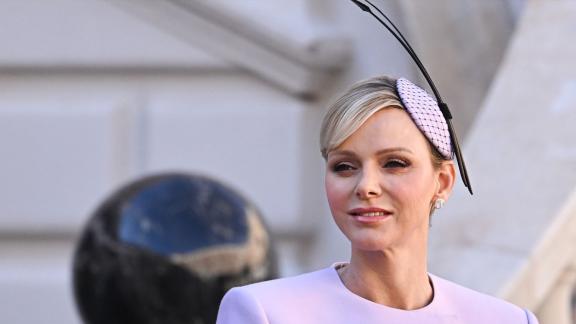 La Principessa Charlene radiosa alla Festa Nazionale di Monaco: le foto più belle