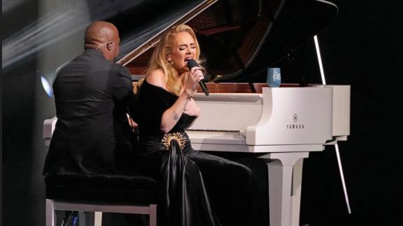 Adele annuncia un album dal vivo in edizione limitata