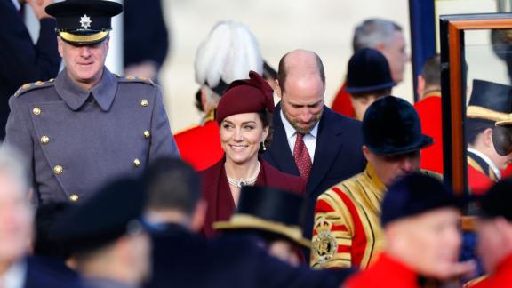 La Principessa Kate perfetta all'incontro con l'emiro del Qatar