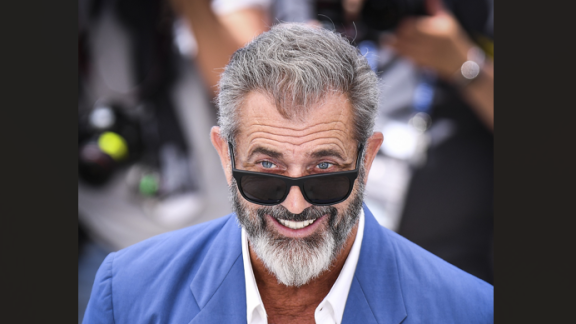Mel Gibson a sorpresa al ristorante in Puglia: la foto