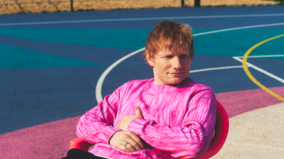 Ed Sheeran anticipa il nuovo singolo Sapphire. Il video