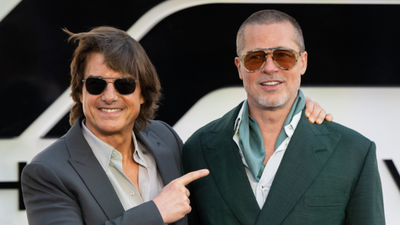Brad Pitt e Tom  Cruise: l'abbraccio sul red carpet