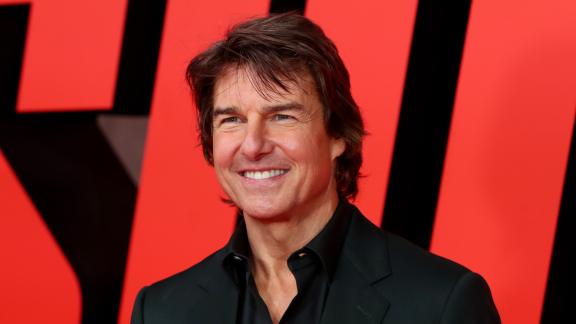 Tom Cruise e Ana de Armas, amore alla luce del sole. Le foto