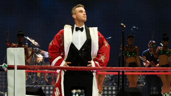 Robbie Williams: nel nuovo album Britpop anche una canzone scritta da Gary Barlow