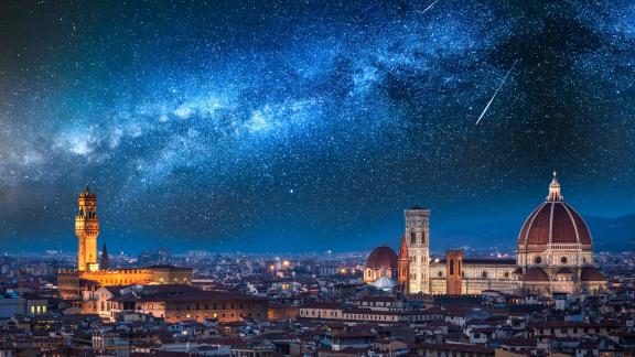 Spettacolo nel cielo: arriva una cometa unica al mondo