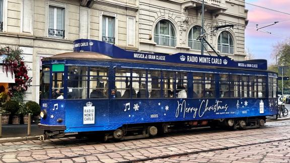 La magia delle feste con il tram di Radio Monte Carlo
