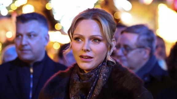 La Principessa Charlene affascinante nella cartolina di Natale 2025