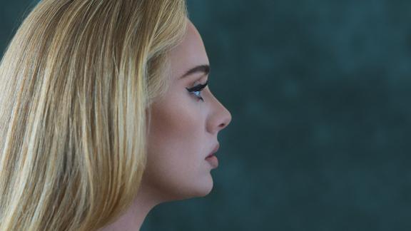 Adele: ecco il video di Easy On Me