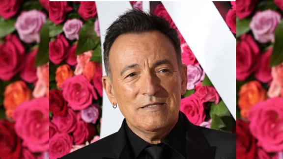 Bruce Springsteen travolgente al mercato dei salmoni