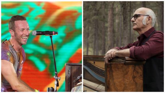 Chris Martin suona a sorpresa con Ludovico Einaudi: il video irresistibile!