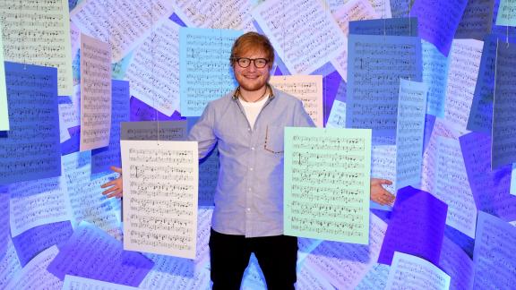 Ed Sheeran annuncia il nuovo singolo Bad Habits. Con una sorpresa!