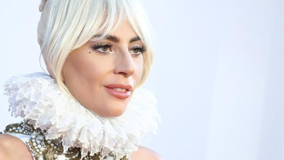 Lady GaGa sa come scalare le classifiche. E non solo quelle!