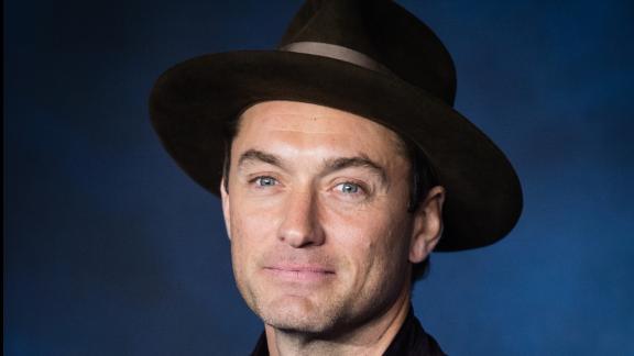 La figlia di Jude Law e quell'incredibile somiglianza con Audrey Hepburn