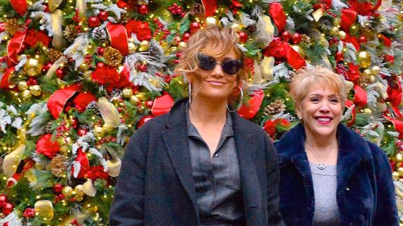 La commovente festa per la mamma di Jennifer Lopez