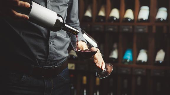 Azienda vinicola cerca un assaggiatore dei suoi vini