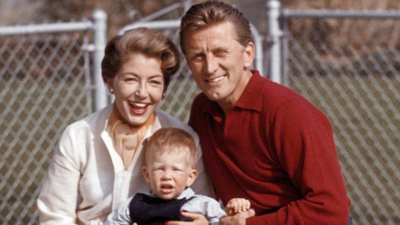 Kirk Douglas: scompare anche la moglie Anne, Aveva 102 anni