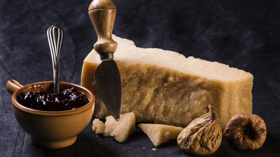 15 anni di stagionatura. Così 29 selezionatissime forme di Parmigiano Reggiano diventano un bene di lusso