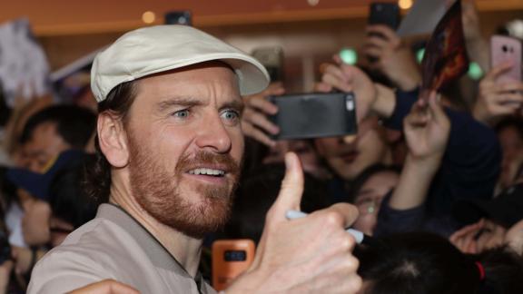 Michael Fassbender innamorato dell'Italia. E della pizza