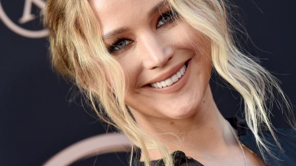 Jennifer Lawrence corre da Paolo Sorrentino. E il marito?