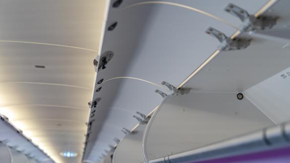 Aereo: meglio evitare di mettere il bagaglio in cappelliera troppo distante da noi