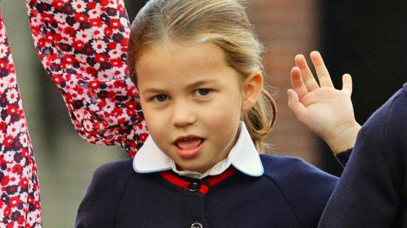Baby Charlotte: ecco il suo primo giorno di scuola