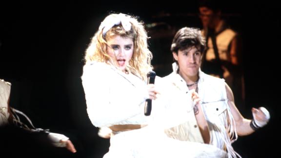 9 febbraio: Like a Virgin di Madonna prima in classifica