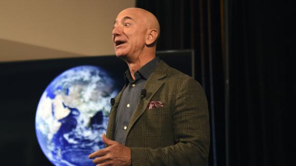Bezos ti porta nello spazio. Al prezzo di 28 milioni di dollari